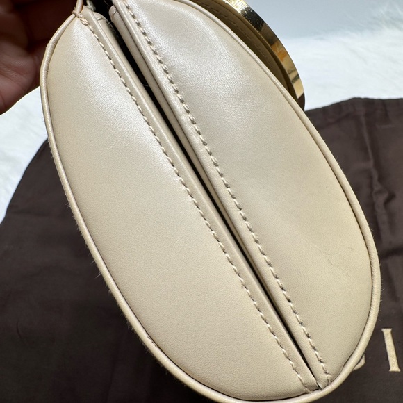 #04960 Vintage Gucci Clutch - Picture 4 of 8